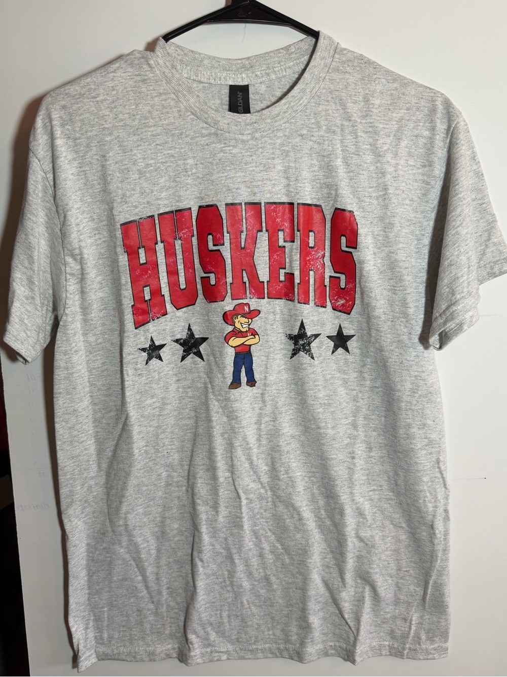 Gildan Gray Tee with Red Huskers Graphic